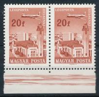 1966/1967 Repülő VII. 20f pár ívszéli festékcsíkkal, egyik bélyegen vonalka az "L" betűben