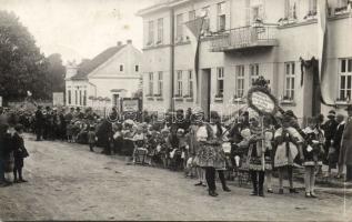 Slavkov, Svátek matek / Mother´s Day march of the Kindergarten, photo