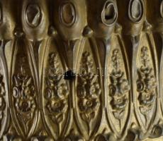 Antik réz esernyőtartó, lábakon, sérüléssel, m: 58 cm