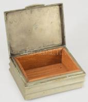 Alpakka díszdoboz, fa betéttel, 9x12 cm