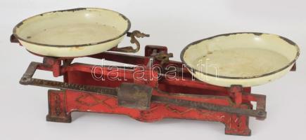 Szecessziós díszítésekkel antik konyhai mérleg, serpenyőkkel, kopott, h: 47 cm