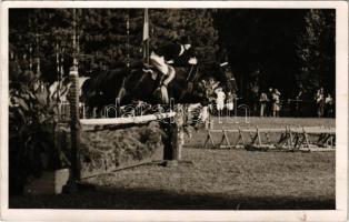 Siófok, díjugratás, zsoké. Fotó Nagy photo (fl)