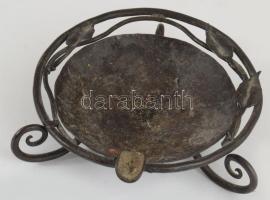 2 darab kovácsolt vas hamutál, egyik gyufatartóval, d: 11-12 cm