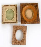 3 darab antik képkeret, közte faragott, 16x14 cm alatt