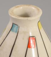 Modernista kisváza, m: 7 cm