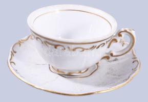 Zsolnay 10 darab tollazott mintás csésze alátéttel, a Gellért Szálló jelzésével, klf jelzéssel, kopá...