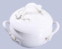 Herendi plasztikus virágmintás edény, leveses tál. Fehér mintás, kis lepattanással, d. 16 cm, m: 15 cm