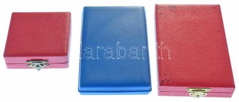 1970 k. "Kiváló Népi Ellenőr" műgyantás, aranyozott kitüntető jelvény + "XX. Törzsgár...