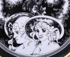 Hollóházi Jurcsák László által tervezett tál, matricás, jelzett, hibátlan, d: 15,5 cm