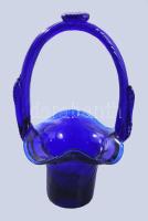 Anyagában színezett királykék hutaüveg kosár, gyártásbeli hibával, m: 21 cm