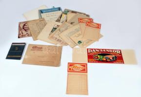 Vegyes papírrégiség tétel, közte reklámnyomtatványok, régi iskolai füzet, Magyar Diákok Nemzeti Szövetsége tagsági könyv, stb.