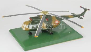 Mi-8 katonai szállító helikopter a Dunai Rerpülőgépgyár által gyártott nagy méretű tömör fém makett. 40 cm Kopással