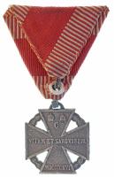 1916. "Károly-csapatkereszt" Zn kitüntetés mellszalagon, peremén "W8A" gyártói j...