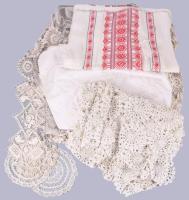 cca 20 darab klf csipketerítő, nagyobb méretű is.