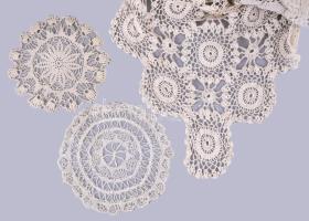 cca 20 darab klf csipketerítő, nagyobb méretű is