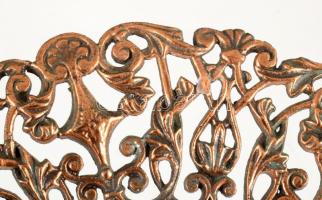 Bronzírozott fém dísztál, áttört díszítéssel, d: 22 cm