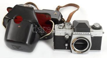 Praktica VLC 2 fényképezőgép, objektív nélkül, tokjában.