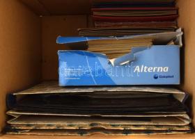 Több mint 200 db stecklap, tasak, berakólap stb. + pár kis berakó