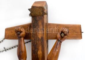 Jálics Gyula (1940-2016). Ecce Homo. Faragott fa, réz kiegészítőkkel, falra akasztható, 78x30 cm