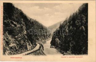 1904 Petrozsény, Petrosany; részlet a szurduki szorosból, híd. Herz Arnold és Grausam Károly kiadása / Pasul Surduc / mountain pass, bridge