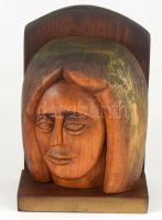 Jálics Gyula (1940-2016): Női fej. Faragott fa, jelzés nélkül, m: 25 cm