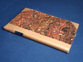 Livres rares et curieux. [Francia nyelvű antikvár árverési katalógus] (1893). Amsterdam, 1893. Frederik Muller & Cie. [4] + 180 p. Egyetlen kiadás. Francia nyelvű antikvár árverési katalógusunk egy 1893. évi amszterdami könyvárverésnek állít emléket. Katalógusunk 1637 tétele téma szerinti csoportosításban szerepel: hollandiai árverésünk a világ minden részén kiadott könyvek seregszemléje volt. Oldalszámozáson belül néhány szövegközti illusztrációval. Példányunk néhány oldalán széljegyzet, katalógusunk utolsó nyomtatott levele hiányzik, ezt leszámítva példányunk teljes. Korabeli félvászon kötésben, az aranyozott címfelirat a gerincen fekete címkén.