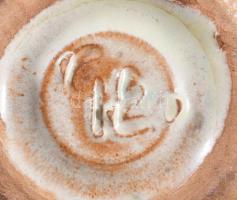 Gálócsy Edit (1928-). 2 darab szeletelt agyaglapokból formált kerámia dísztárgy, jelzett, hibátlan, ...