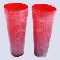 Iparművész savmaratott hutaüveg váza pár, anyagában vörösen színezett, hibátlan, m: 24,5 cm