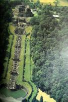 Luigi Latini - Franco Milgiorini: Monumente der Weltkulturen. Schlösser und Gärten Europas von Oben....