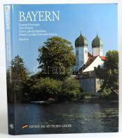 Bayern. Fotografie: Georg Kürzinger, Text: Carl Amery, Carl Ludwig Reichert, Marie-Louise Schmeer-Sturm. München, 1993, Bucher. Német nyelven. Gazdag képanyaggal illusztrált. Kiadói egészvászon-kötés, kiadói papír védőborítóban.