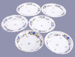 1844 Alt wien 35 részes szervírozó készlet, alján jelzett: Alt wien jelzés és 844-es datálás, kínáló...