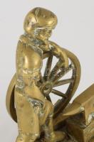 Kerékkovács, kerékgyártó. bronz szobor, jelzés nélkül 16x19 cm