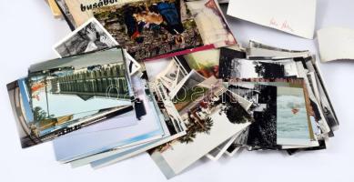 Doboznyi vegyes papírrégiség, közte sok képeslap, kb 250 db fotó, kártyanaptár, kiállítási katalógus...