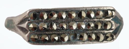 Ezüst (Ag) gyűrű, jelzett 1,95 g m: 52