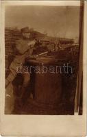 Osztrák-magyar katona lövészárokban, gépfegyverrel / WWI Austro-Hungarian K.u.k. soldier in a military trench, with gun. photo (EK)