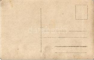 Osztrák-magyar katona lövészárokban, gépfegyverrel / WWI Austro-Hungarian K.u.k. soldier in a milita...