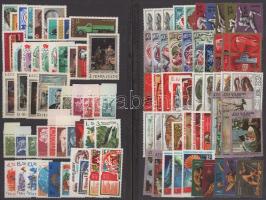 Szovjetunió 1976-1978 30 db teljes sor és 49 db önálló bélyeg, összesen 200 db bélyeg + 2 db blokk, 3 közepes berakólapon