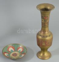 4 db indiai réz tárgy, gyertyatartó, vizipipa, tálka, stb 25 cm-ig