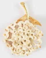 cca 1965 Monet bross, jelzett, h: 7 cm