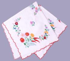 Kalocsai mintás hímzett terítő 80x80 cm