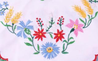 Kalocsai mintás hímzett terítő 80x80 cm