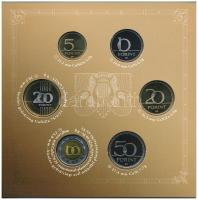 2010. 5Ft-200Ft (6xklf) "Himnusz" forgalmi sor szettben, külső tokon a ragasztás elengedet...