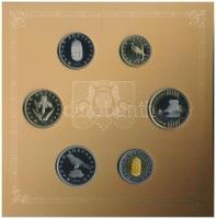 2010. 5Ft-200Ft (6xklf) "Himnusz" forgalmi sor szettben, külső tokon a ragasztás elengedet...