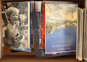 Egy MODERN cipősdoboznyi üdvözlőlap, város, művész, reklám képeslap / a shoe box of modern greeting, town, art, advertisement postcards