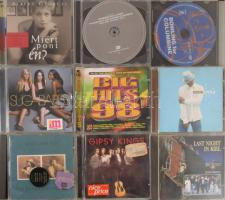9 darab zömmel zenei CD, közte Robbie Williams, Gipsy Kings, Kevin Lyttle, Sugarbabes, stb.