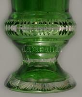 Nagyméretű zölden pácolt ólomkristály váza, gazdagon csiszolt mintával, jelzés nélkül, hibátlan, m: ...