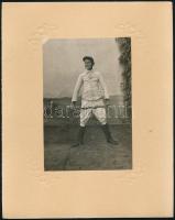 1936 Lovaspólózó fiú, kartonra kasírozott fotó, a hátoldalon feliratozva, 15,5x10,5 cm, karton: 25,5x20,5 cm