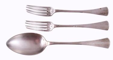 3 db ezüst evőeszköz, két villa, egy tálaló kanál. dianás, mesterjegyes, jelzett. 238 g