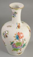 Herendi Viktória mintás váza. Kosárfonott felülettel, kézzel festett, jelzett, aranyozáson minimális kopással, m: 26,5 cm