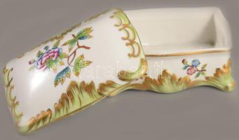 Herendi Viktória mintás bonbonier. Jelzett, minimális kopással, 11x9 cm